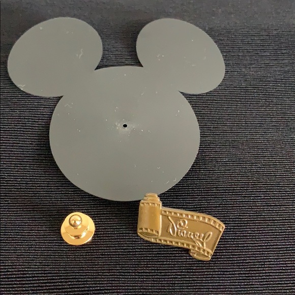 Walt Disney Classics Collection 1997 Event Pin - Picture 5 of 13